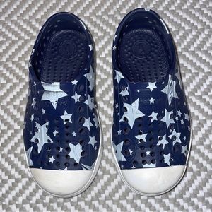 Native size 8 Jefferson style shoe navy with baby blue stars , great condition